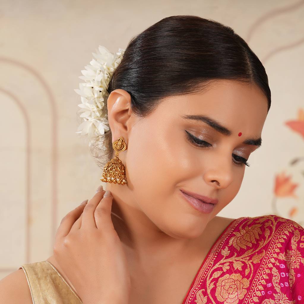 Cute Antique Gold Carved Pearl Dop Jhumka Earring : SJ203