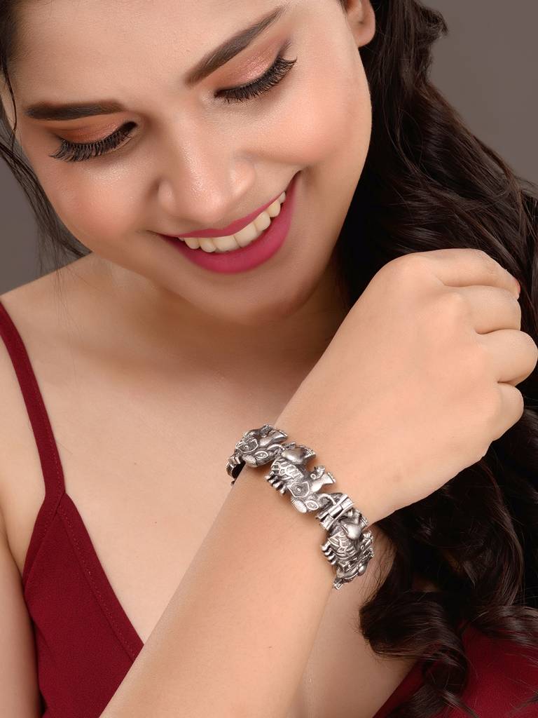 Oxidised Silver Toned Elephant Design Tribal Kada Bracelet : SJBR1511