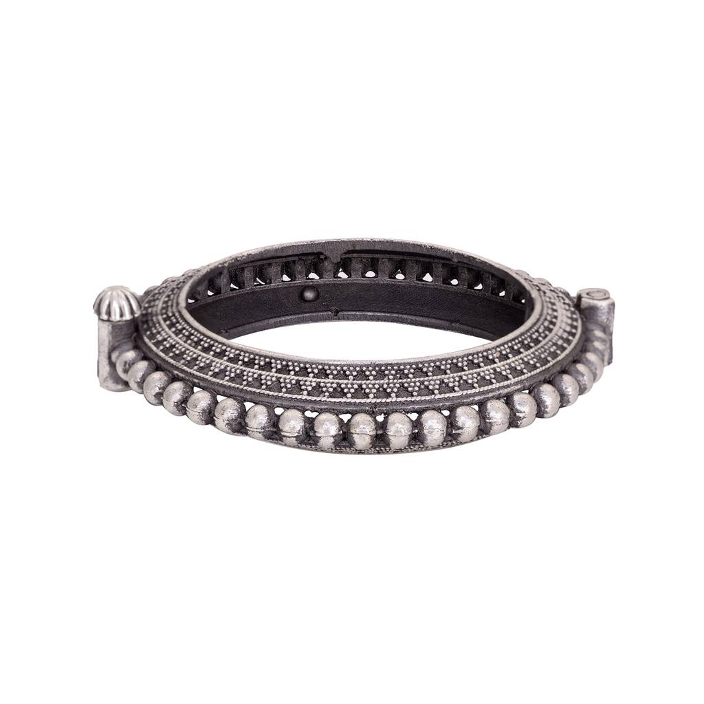 Oxidised Silver Toned Tribal Kada Bracelet : SJBR1517