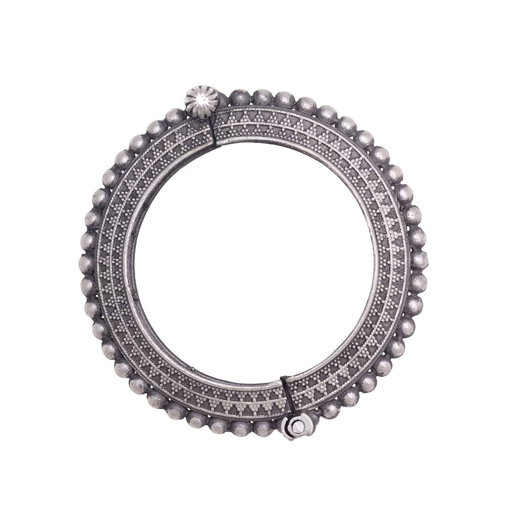 Oxidised Silver Toned Tribal Kada Bracelet : SJBR1517