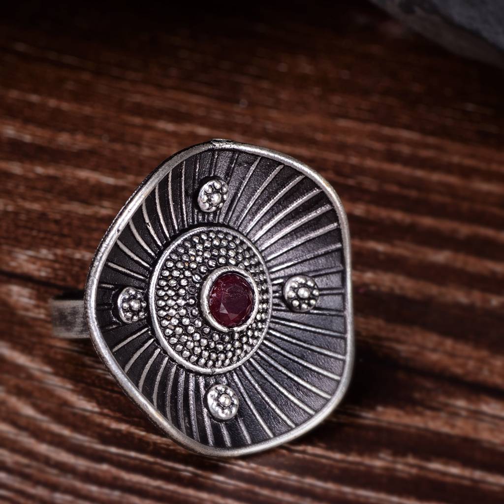 Oxidised Silver Toned Pink Stone Finger Ring : SJRG1537