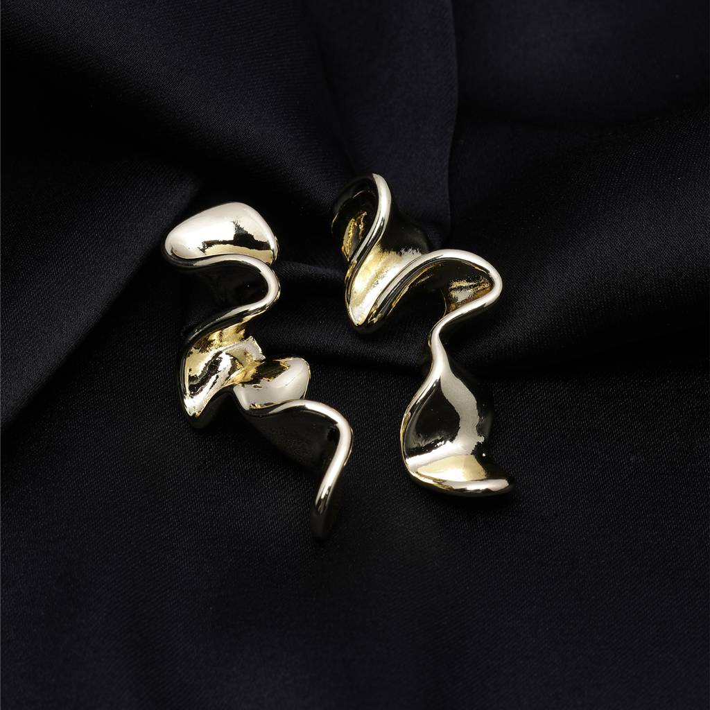 Elegance Fall 18K Gold Plated Earrings : LilyLuxe18KGoldPlatedEarrings