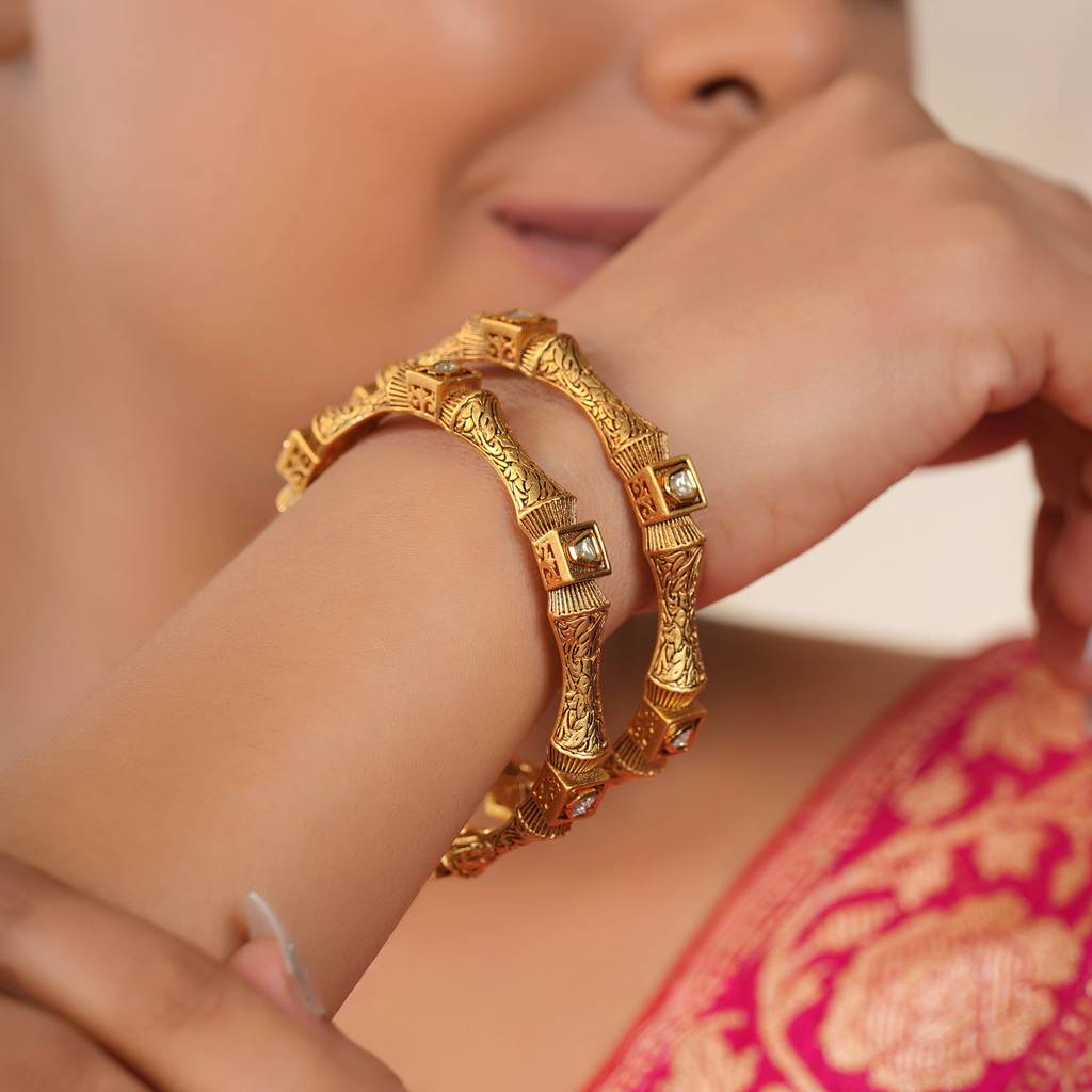 Amazing Antique Gold Kundan Bangle Set For Women : SJ244