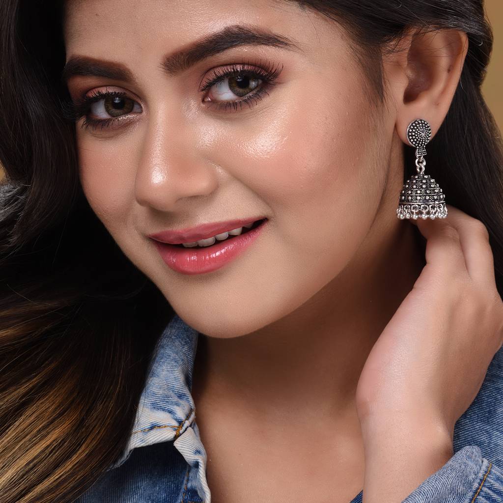 Silver Toned Oxidised Jhumka Earrings : SJER1548
