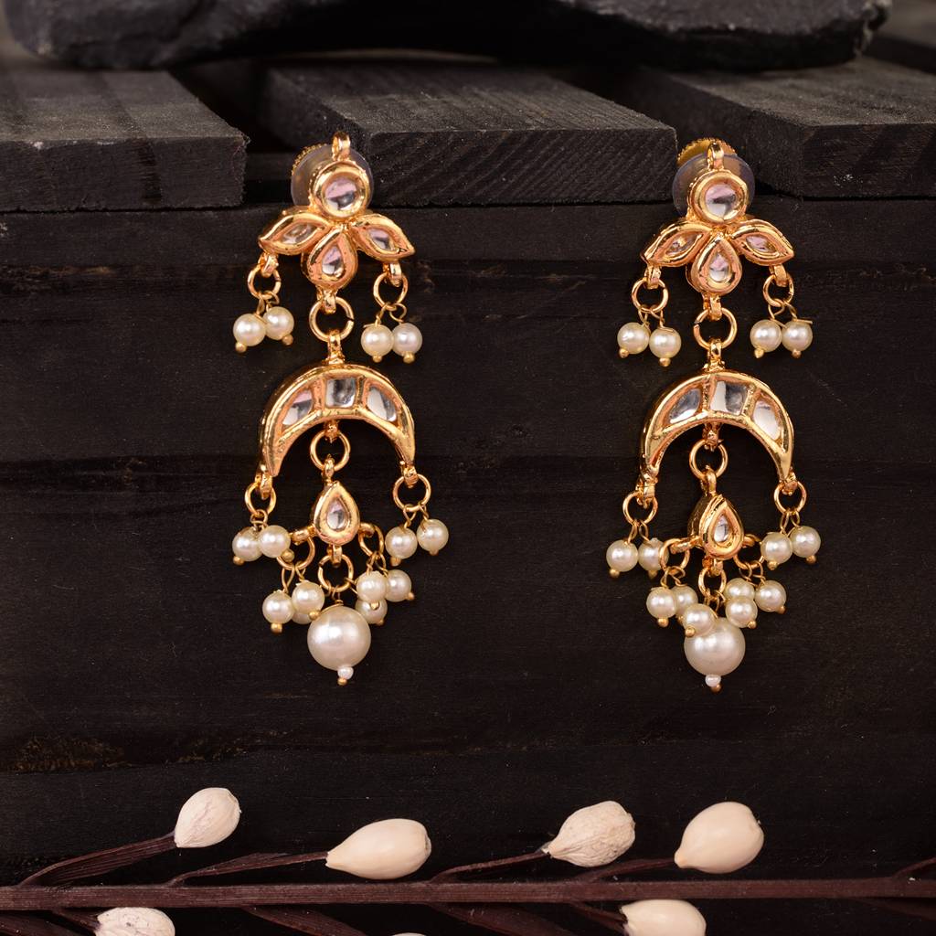 Gold Plated Kundan Studded Small Chandbalis Earrings : SJER1554