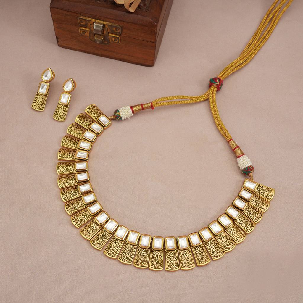 Gorgeous Gold Plated Kundan Necklace Set : SJ255