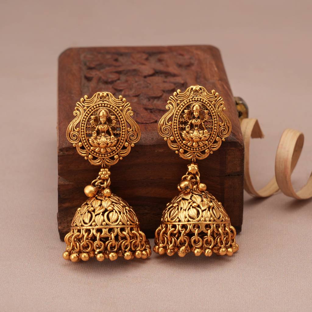 Amazing Antique Gold Plain Maa Lakshmi Choker Set : SJ257