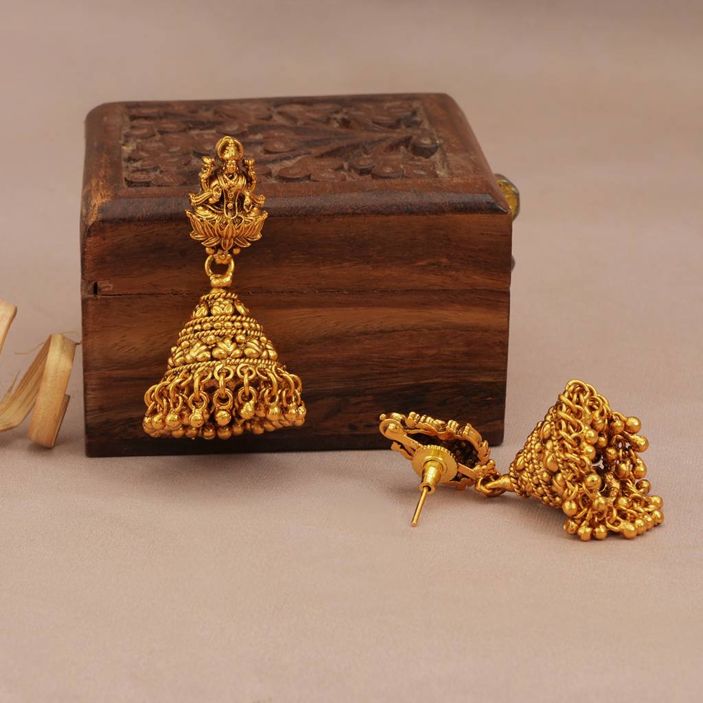 Long Antique Gold Plain Maa Lakshmi Necklace Set With Jhumka : SJ267