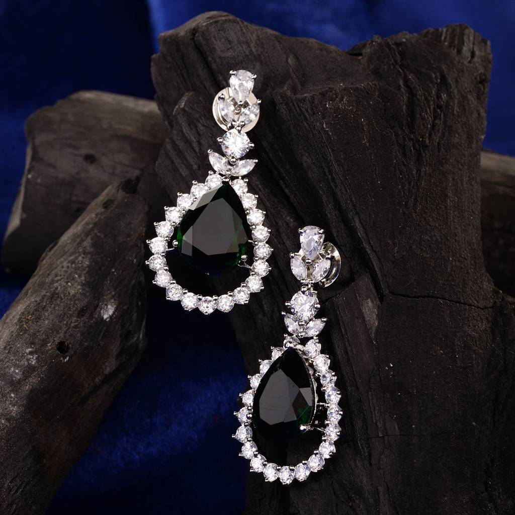 Silver Toned Green Drop Earrings : SJER1573