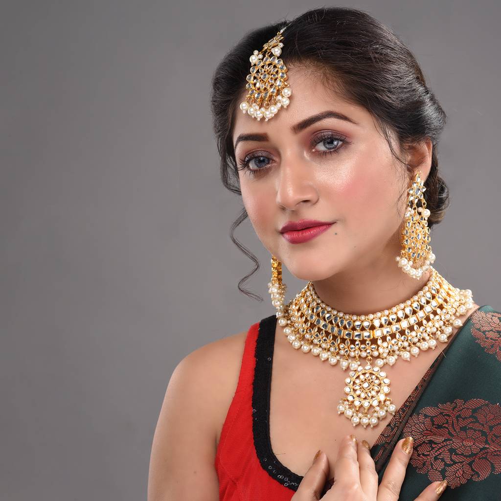 Gold Plated Kundan Studded Pearls Beaded Traditional Jewellery Set : SJNK1574