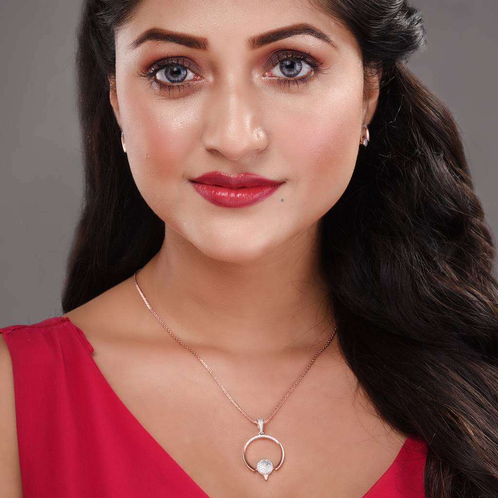 Rose Gold Plated Circular Pendant Necklace Set : SJLK1582