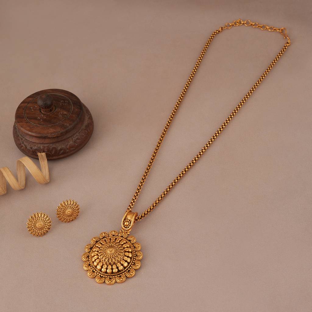 Stunning Broad Antique Gold Floral Pendant Set With Stud Earring : SJ277