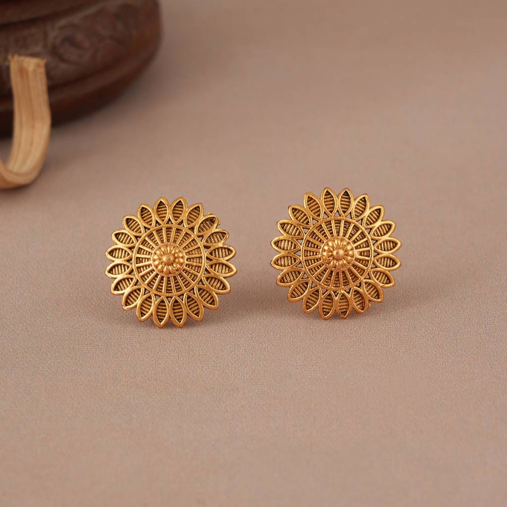 Stunning Broad Antique Gold Floral Pendant Set With Stud Earring : SJ277