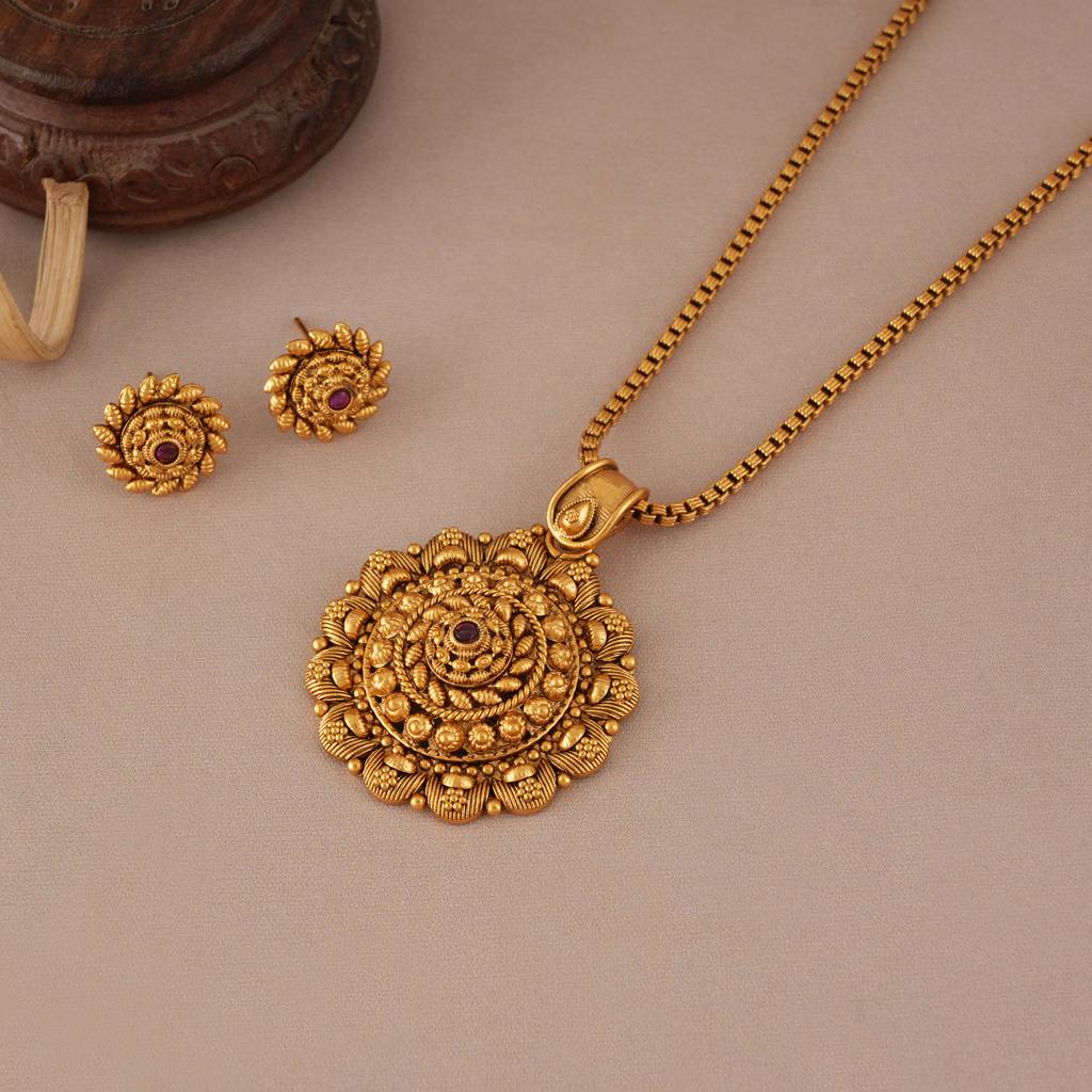 Stunning Round Floral Inspired Antique Gold Pendant Set : SJ279