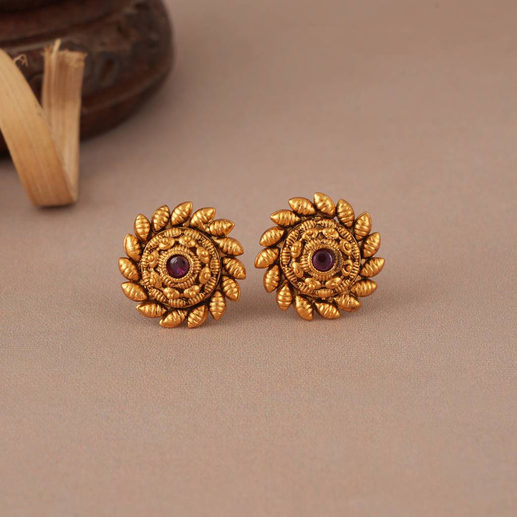 Stunning Round Floral Inspired Antique Gold Pendant Set : SJ279