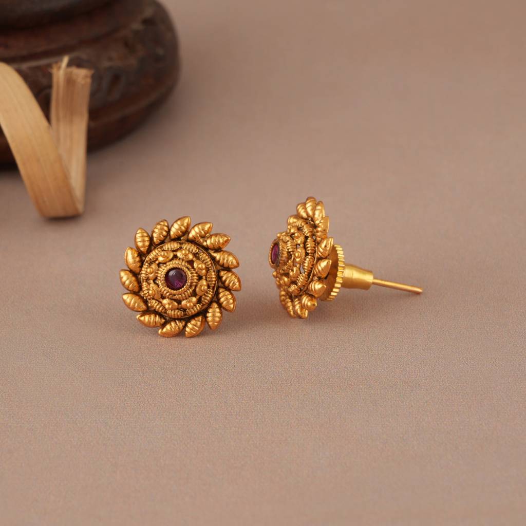 Stunning Round Floral Inspired Antique Gold Pendant Set : SJ279