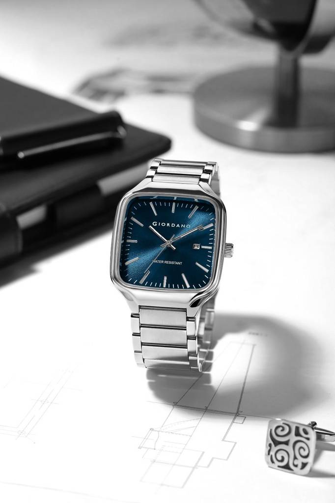 Giordano Analog Watch For Men Â Square Dial, Stainless Steel Strap, Date Display, Water Resistant Classic Dres : GZ-50163-22