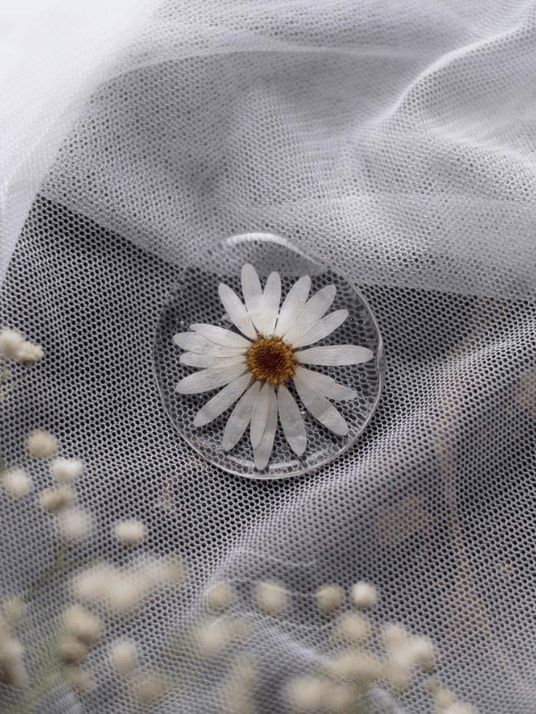 Dainty Daisy Pin : LA-PP-DD