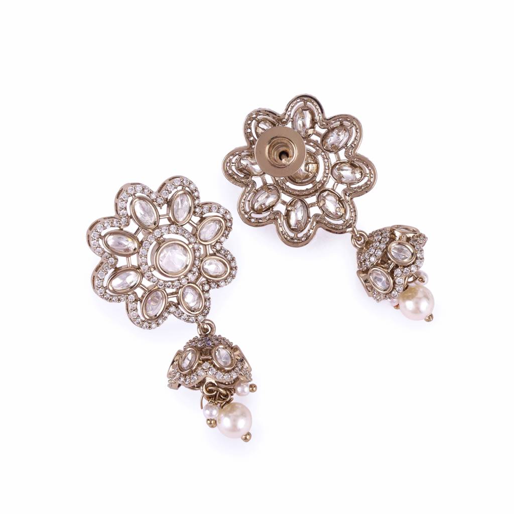 Fabulous Flower Design Gold Plated Pearl Choker Necklace Set For Women And Girls : 15CS60