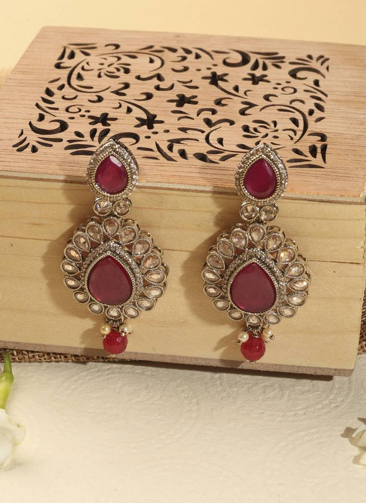 Stylish Round And Oval Shape Red Kundan Stone Antique Gold Plated Brass Dangle Earring For Women : 15ER549_Red