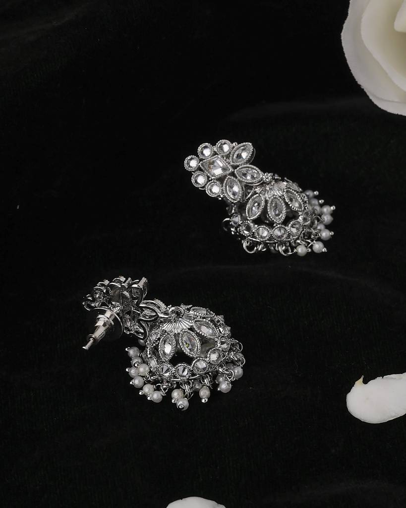 Flowing Round And Pear Shape Silver Plated White Kundan Stone Brass Jhumki Earring For Women And Girls : 15ER5753