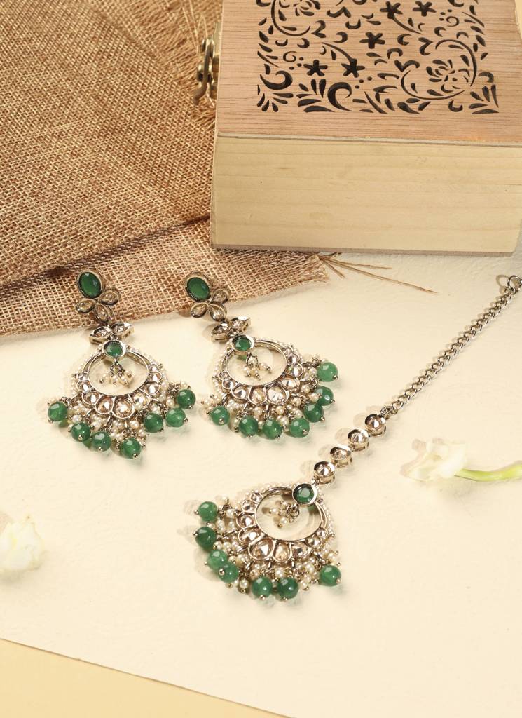 Gorgeous Circle And Leaf Shape Pearl Kundan Stone Antique Gold Plated Brass Chandelier Earring With Maang Tik : 15ET1287_Green