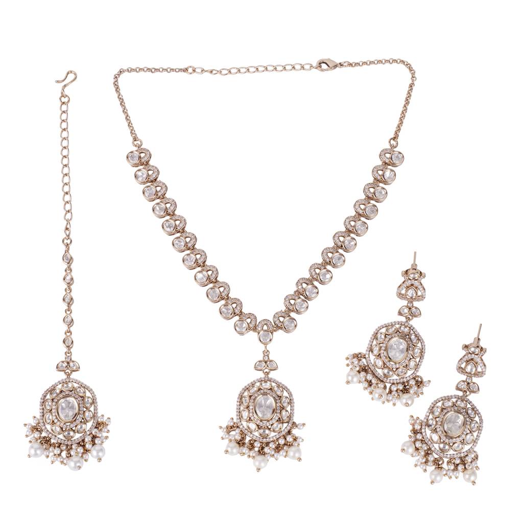 Glimmery Round Shape Mother Of Pearl Uncut Kundan Stone Gold Plated Brass Choker Necklace Set With Maang Tikka For W : 15HS233