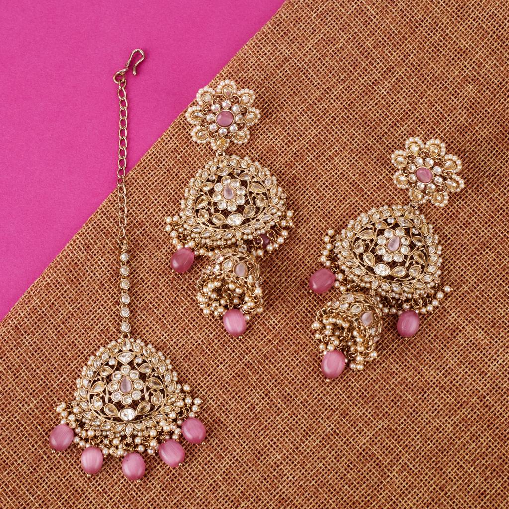 Gorgeous Flower Design Uncut Kundan Stone Gold Plated Brass Choker Necklace Set With Maang Tikka For Women And Girls : 15NS7746