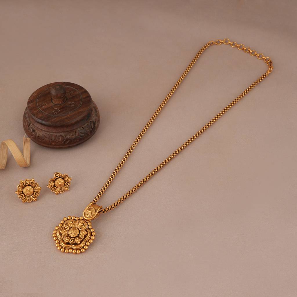 Cute Antique Gold Floral Pendant Set With Stud Earring : SJ291