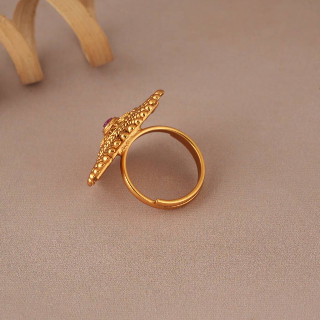 Cute Spiral Antique Gold Ruby Stone Finger Ring : SJ295