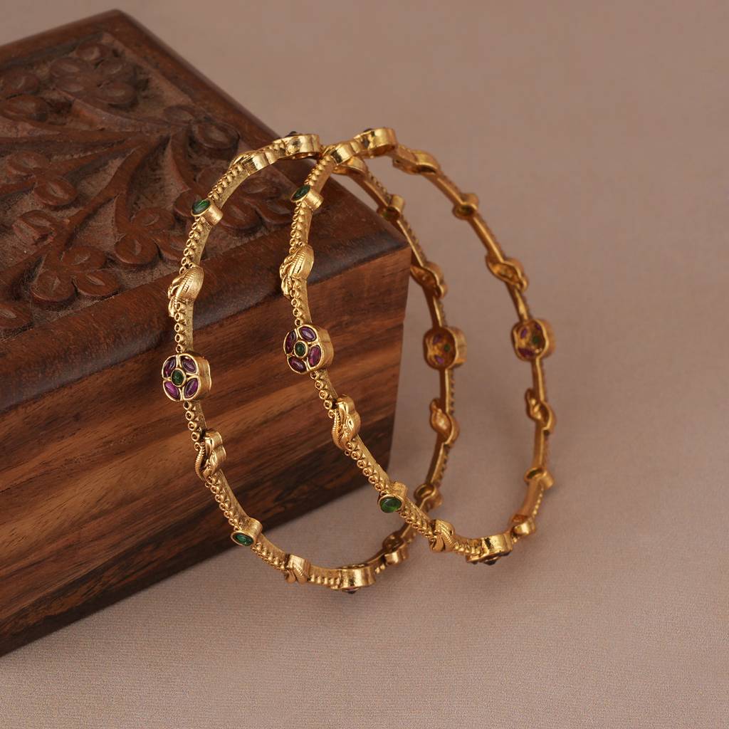 Sleek Antique Gold Stone Bangle Set : SJ298