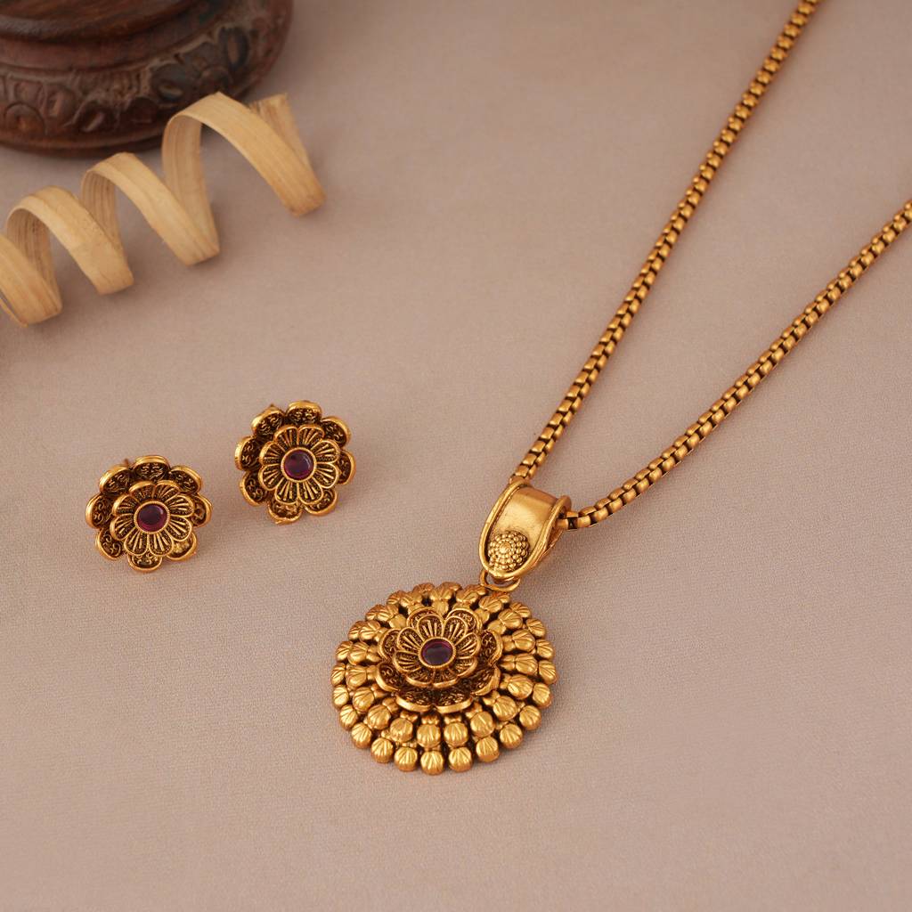 Antique Gold Floral Layer Stone Pendant Set With Studs : SJ306