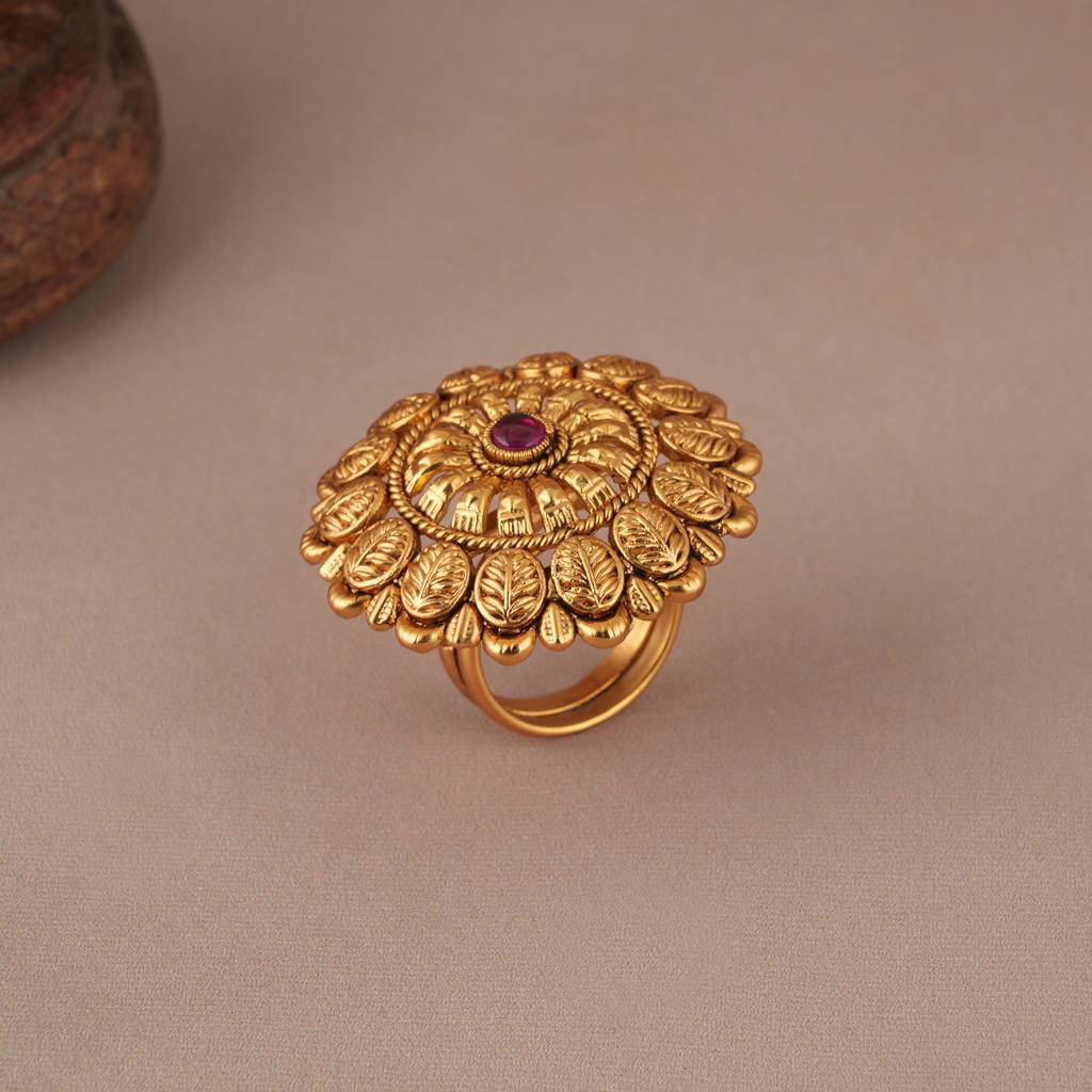 Antique Gold Ruby Cocktail Finger Ring : SJ312