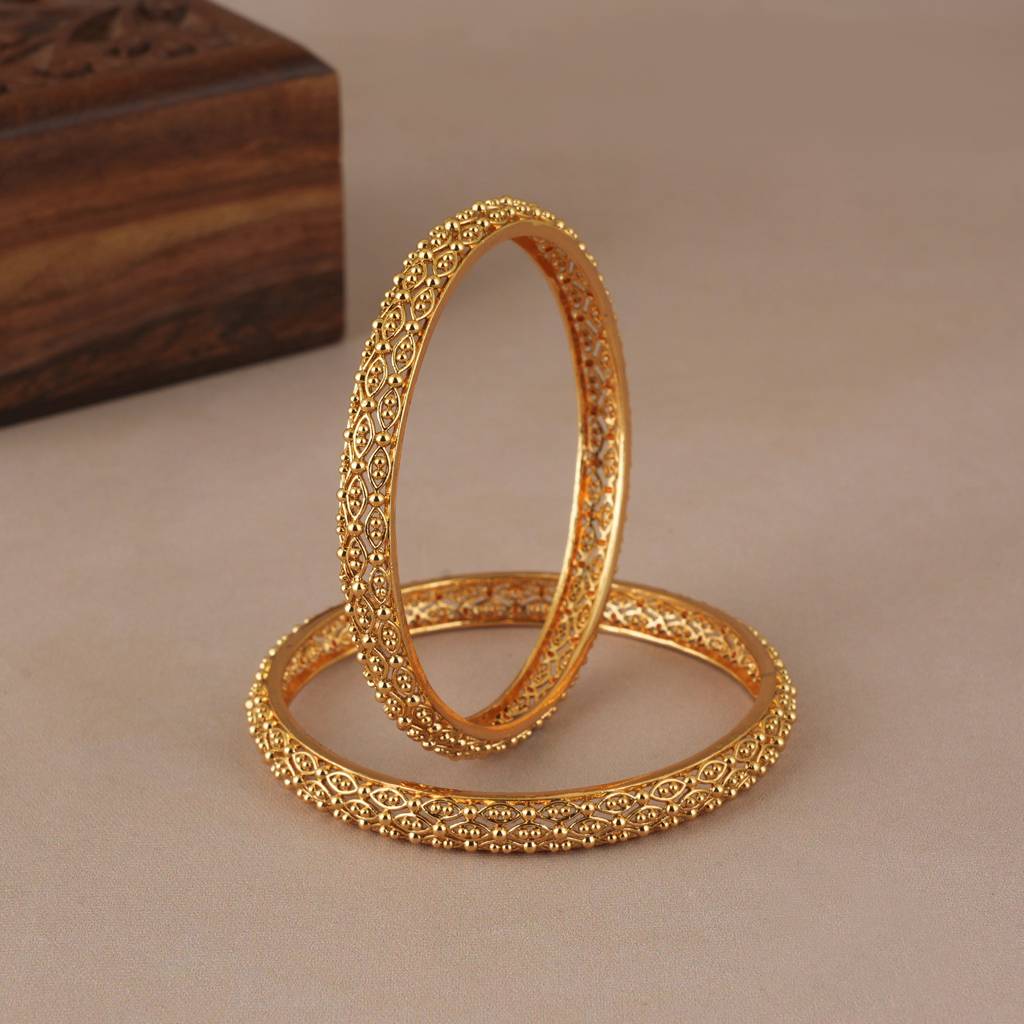 Cute Sleek Plain Gold Plated Bangle Set : SJ319