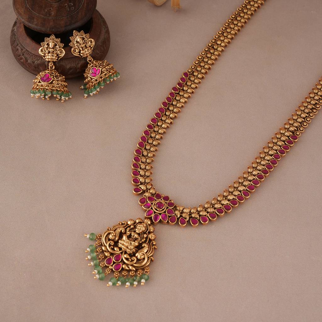 Gorgeous Antique Gold Maa Lakshmi Necklace Set : SJ320