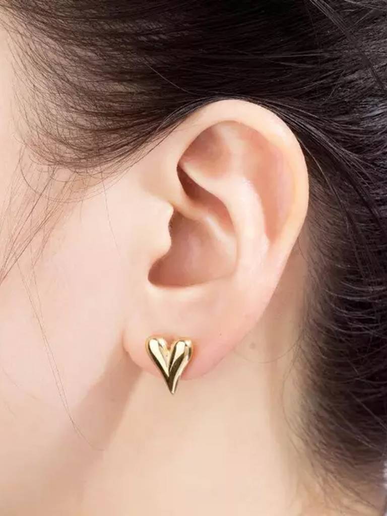 3D Heart Stud Earrings : AVER10049