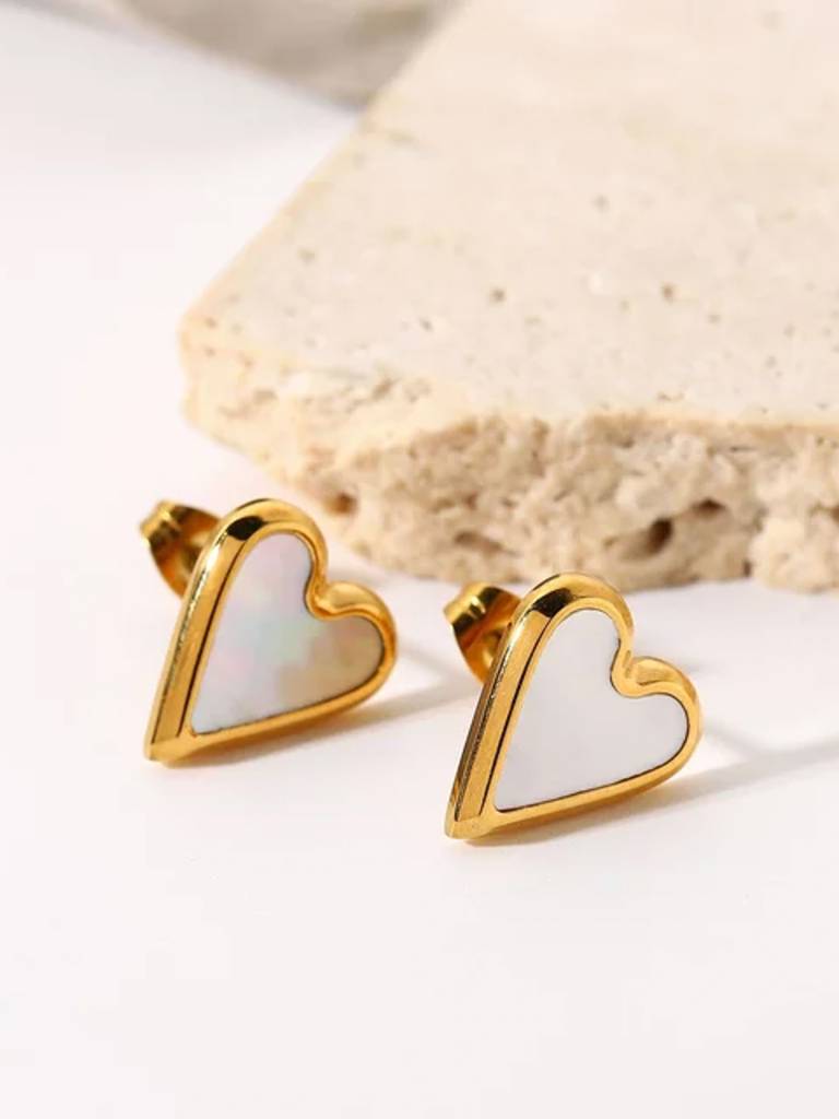 Heart Shape Earrings With White Mop : AVER10050