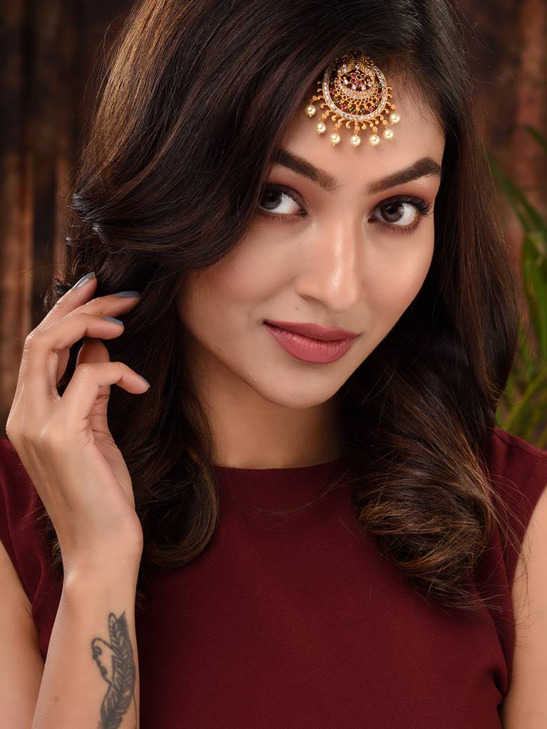 Gold Plated Red-Green Ad Studded Maang Tikka : SJMT1683