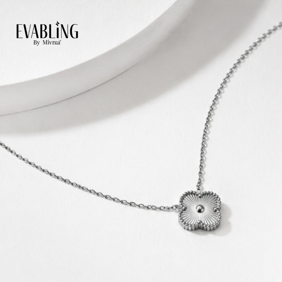 4-Petal Clover Pendant Necklace : EBN5