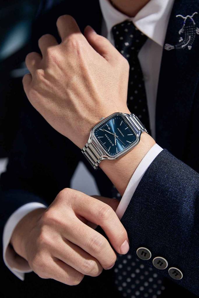 Giordano Analog Watch For Men Â Square Dial, Stainless Steel Strap, Date Display, Water Resistant Classic Dres : GZ-50163-22