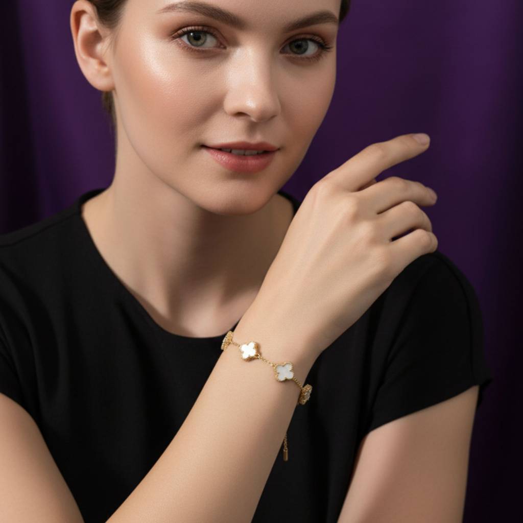 18K Gold Plated Clover Motif Bracelet : RJFSBR21