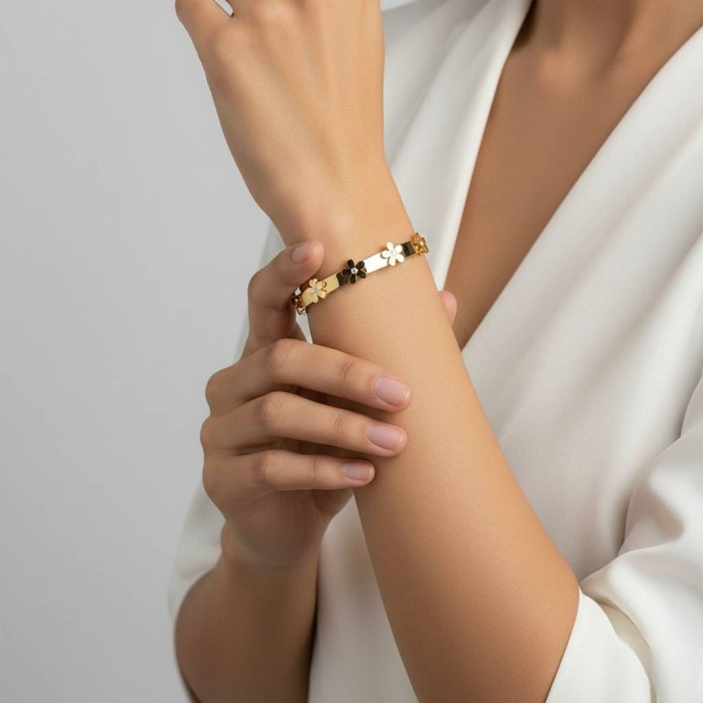 18K Gold Plated Daisy Flower Cz Bangle Bracelet : RJFSBR78