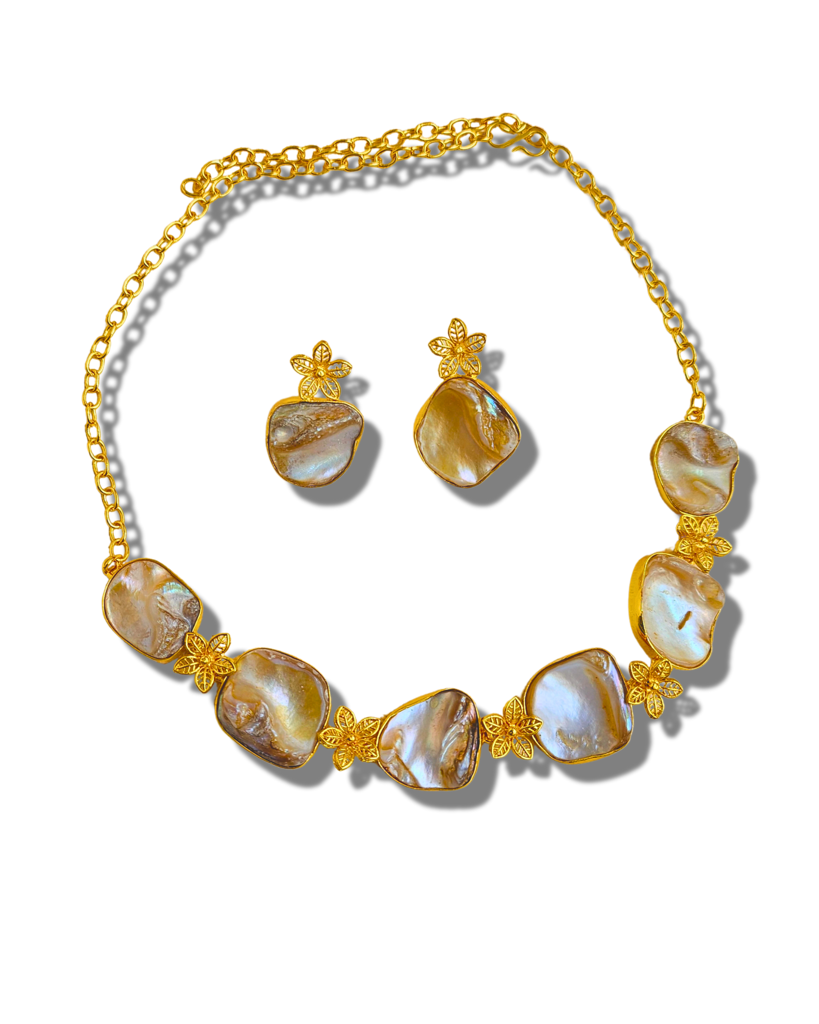 Baroque Pearl Statement Choker With Floral Motifs : NL002