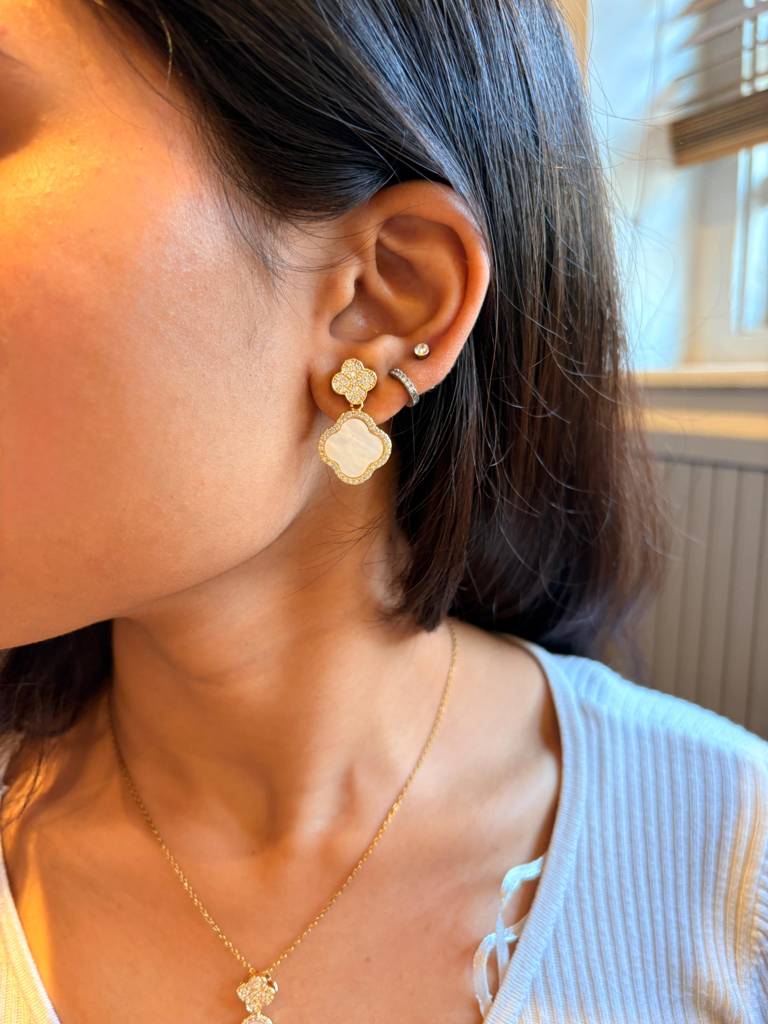 Pearl Bloom Studs : E211