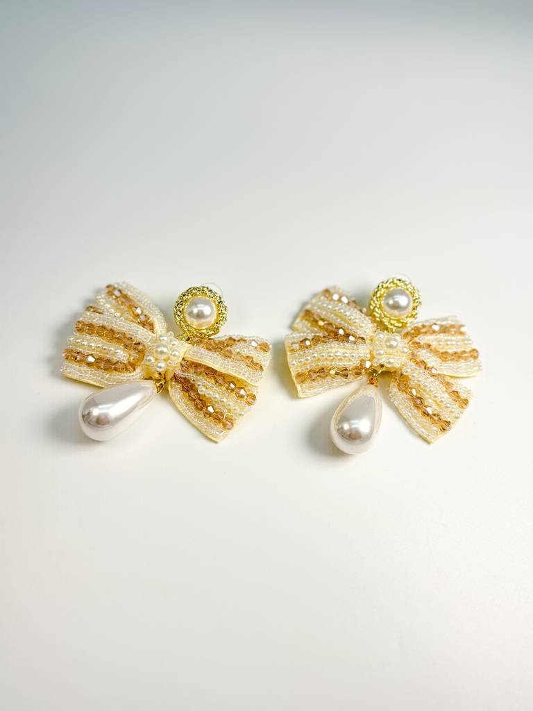Vintage Couture Pearl Bow Earrings : E0035