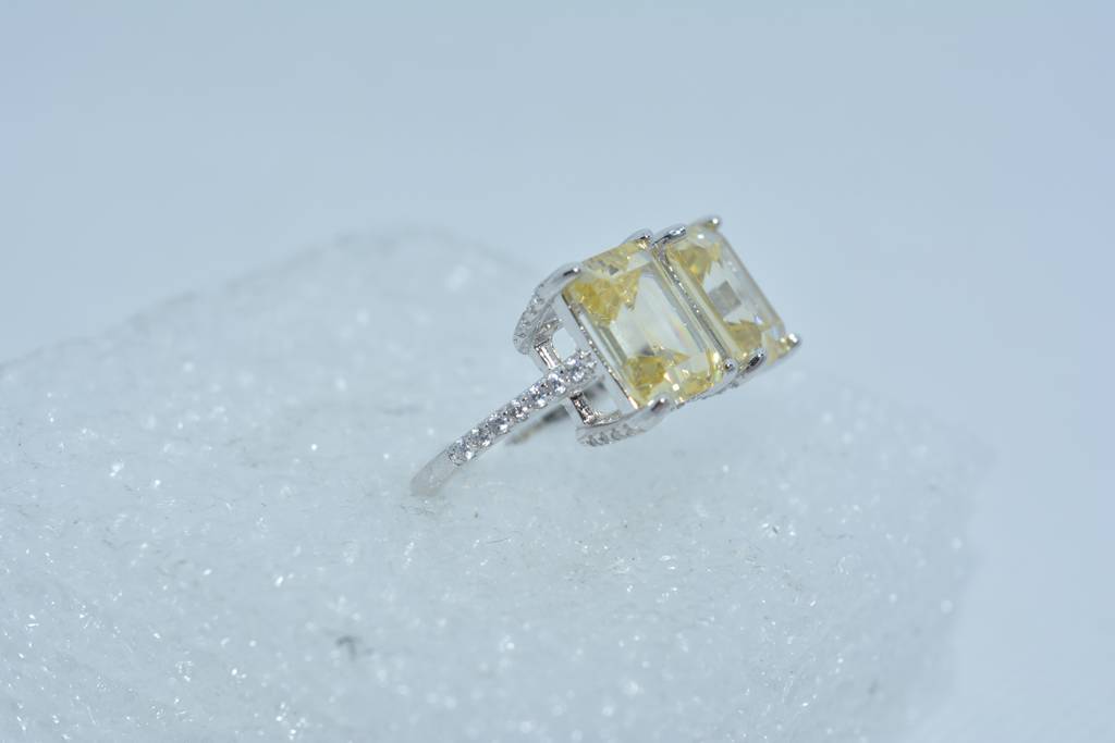 Golden Star Bust Ring : 181