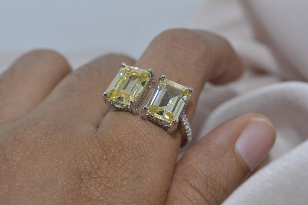 Golden Star Bust Ring : 181