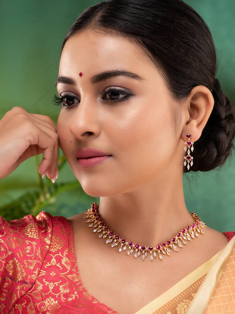 Gold Toned Red Kemp Stone Studded Statement Jewellery Set Set : SJNK1869