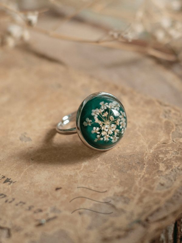 Emerald Living Lace Ring : LA-FF-R-ELL-G1