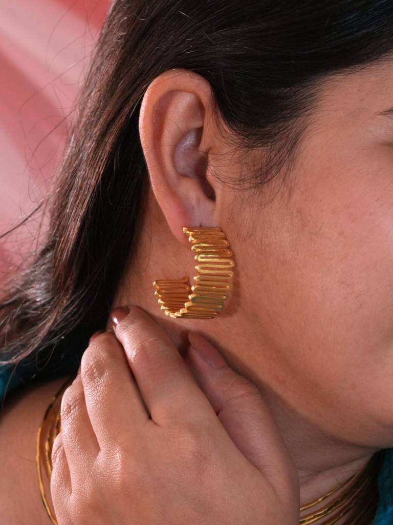 Curly Hoops : EMCWH